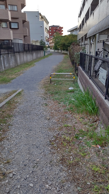 菊田遊歩道の車止め2