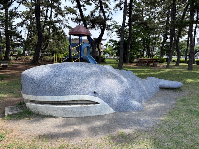 袖ケ浦西近隣公園にあるクジラ