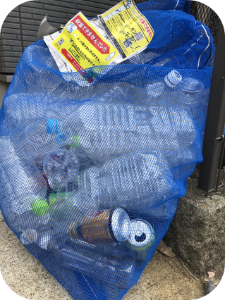 ペットボトルの出し方違反の写真