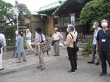 津田沼地域の歴史探訪の様子