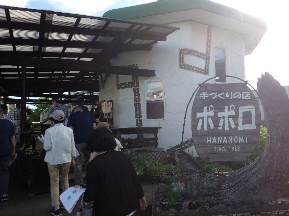 手作りの店ポポロを見学する受講生