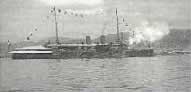 海を停泊している船（カイゼリン・エリーザベト号）の白黒写真