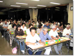 たくさんの方々が東習志野地区まちづくり会議に参加している写真