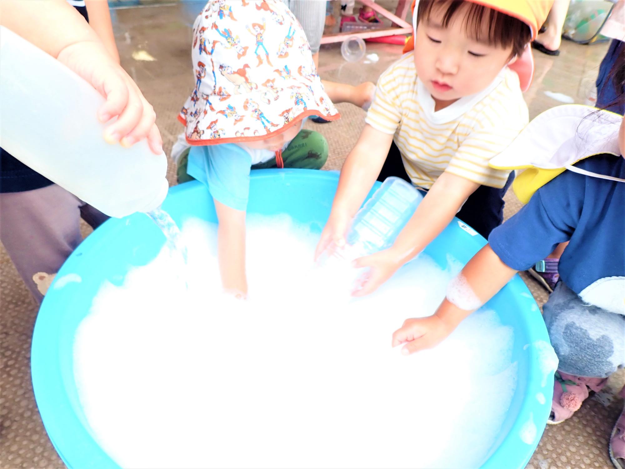 泡が気持ちいいなあ