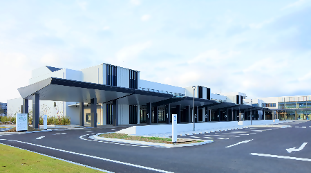 しおかぜホール茜浜の全景