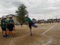 ソフトボール投げ