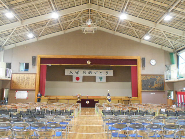朝の体育館