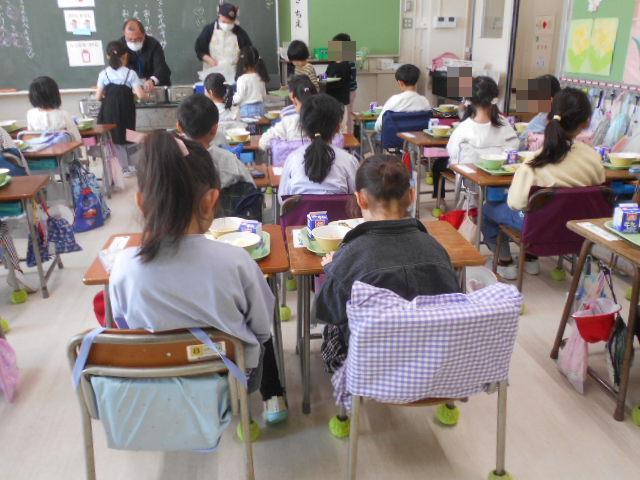 配膳の様子