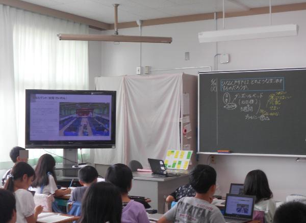 4年生社会科学習の様子