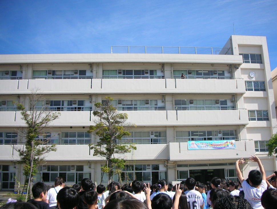 集合写真を撮る様子