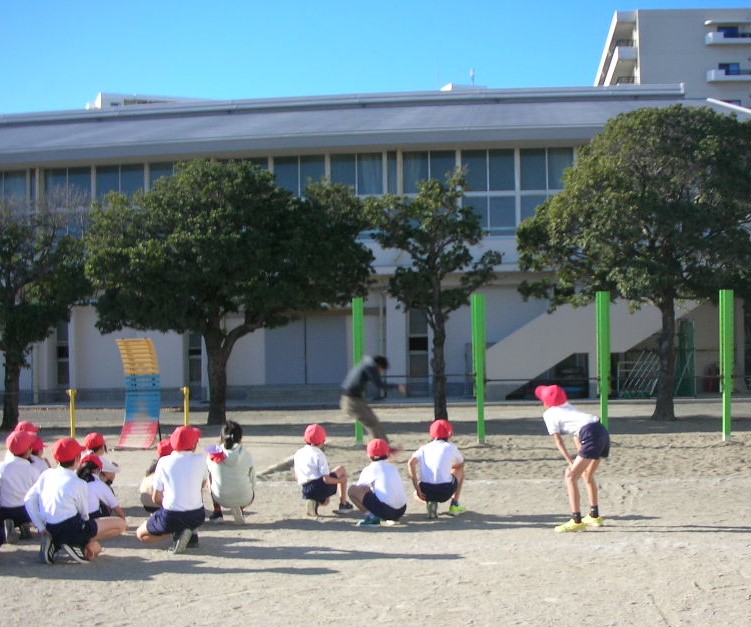 模範演技をする先生