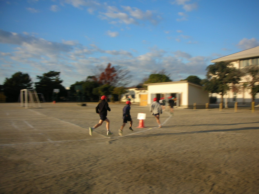 駅伝の練習をする様子