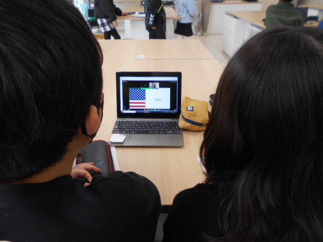 オンラインで英会話をする様子