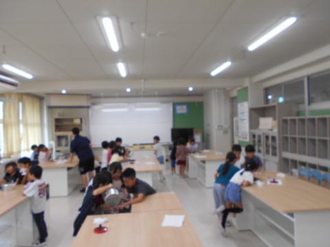 2年生が紗運数の学習をする様子