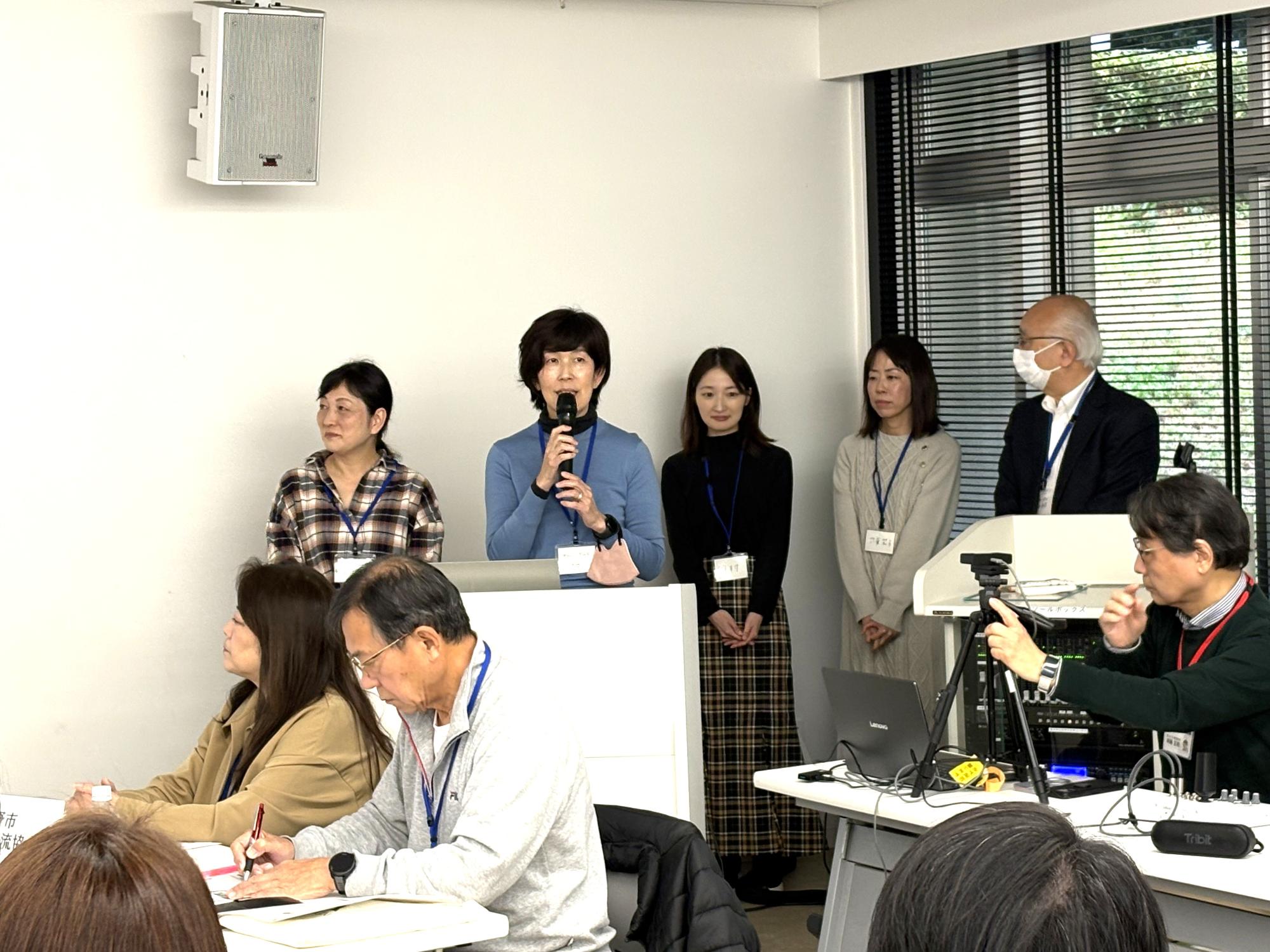 きらっといっぽの会、活動報告の様子