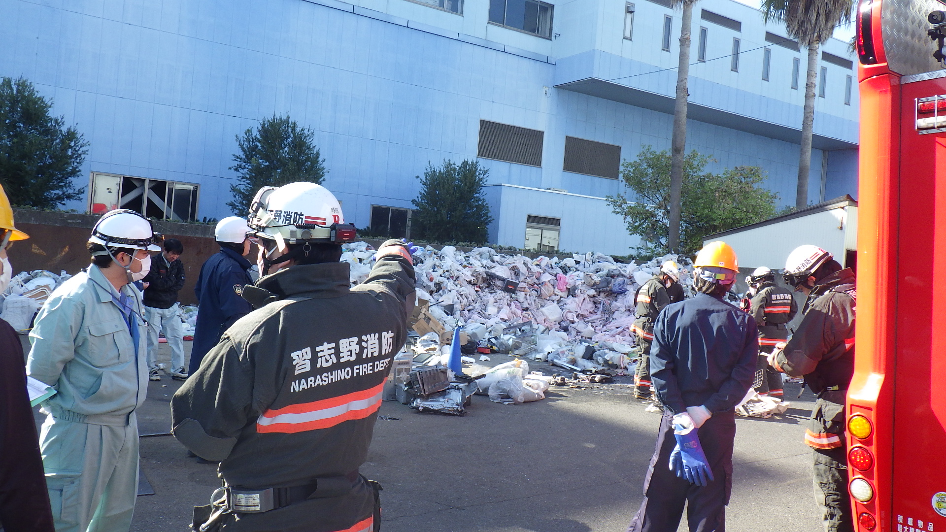 消防による消火活動2