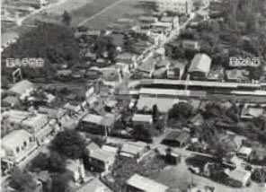 現在の実籾駅周辺を上空から写したモノクロ写真