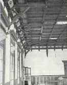 旧騎兵旅団司令部の建物内部の白黒写真