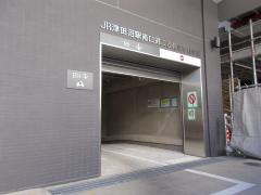 JR津田沼駅南口第二自転車等駐車場の原付バイクの入り口の風景