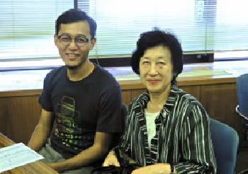 ナムギャルさん(左)と富澤歌子さん(右)が笑顔で並んで写っている写真