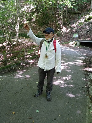 森の案内人で森林セラピストの中村成孝さん