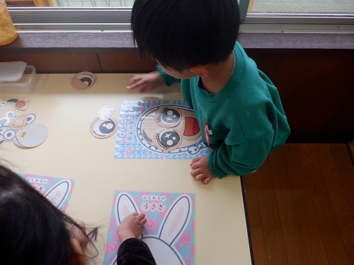 福笑いを楽しんでいるところ