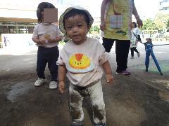 0歳児戸外遊びの様子