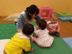 0歳児クラスの様子