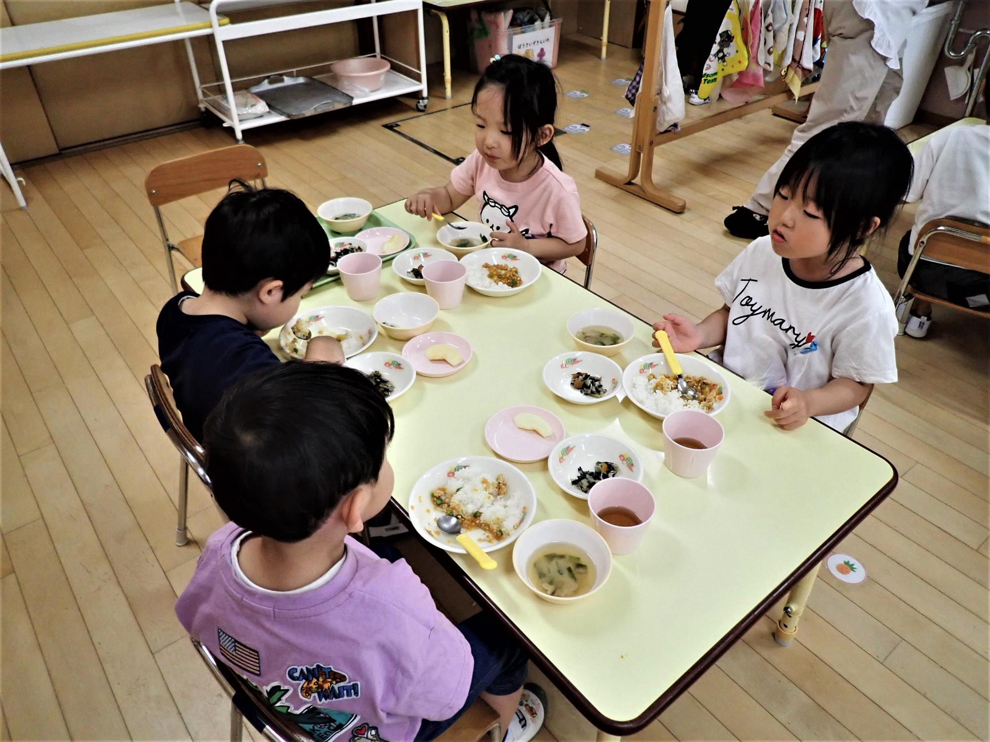 3歳児 給食