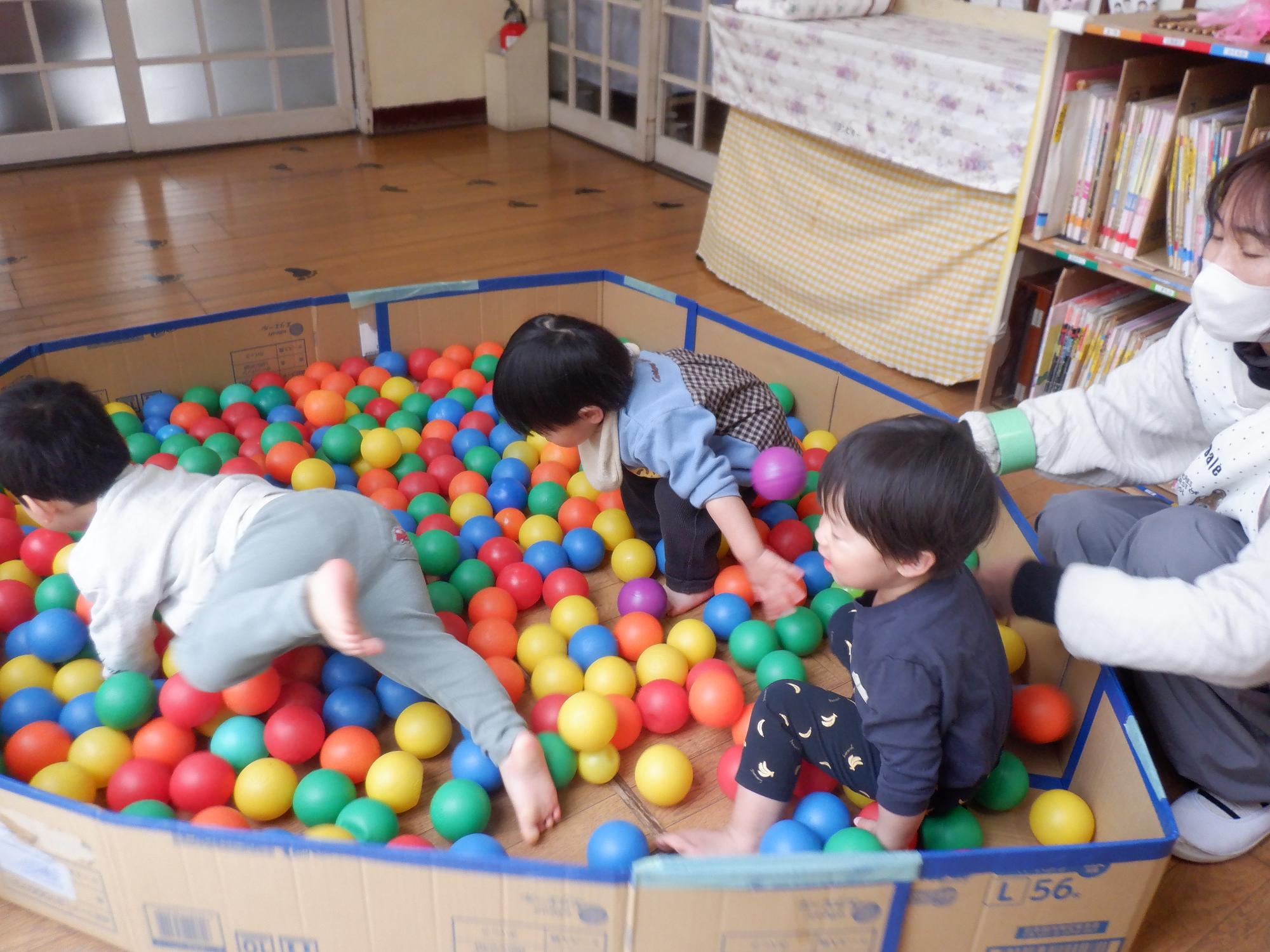 ボールプール