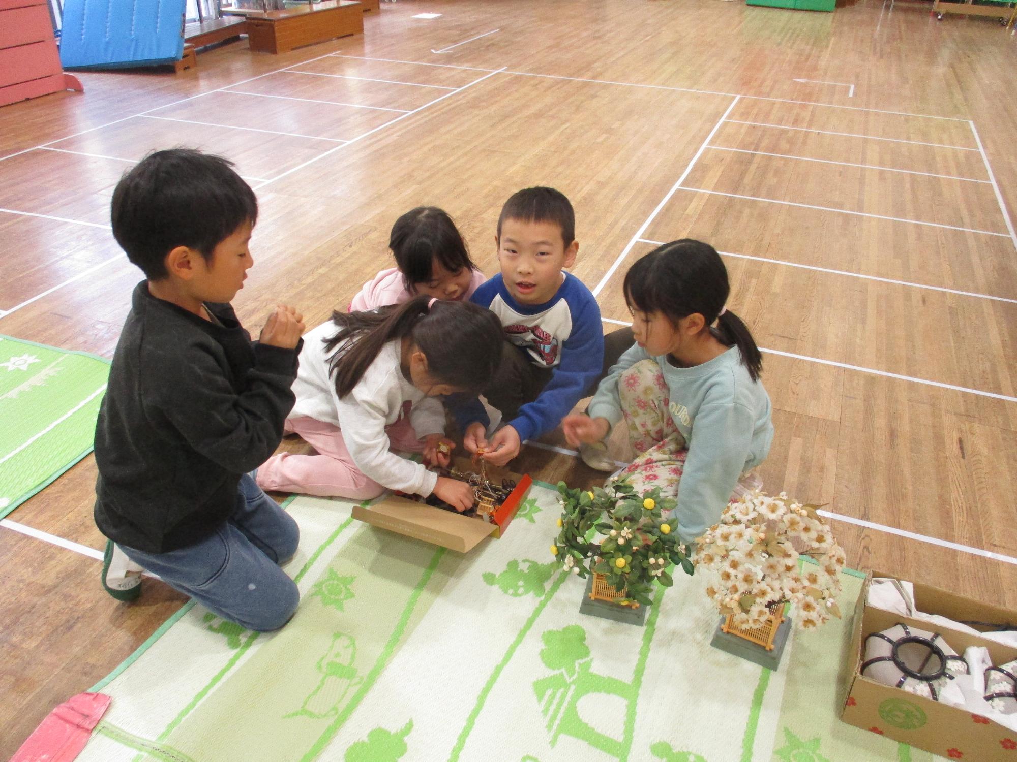 雛人形ぼんぼり飾り