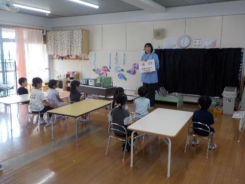給食センターの栄養士による給食訪問の様子