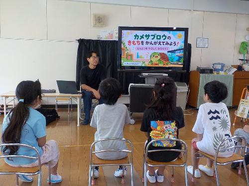 獣医師による飼育指導の様子です